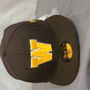 New, mens New era 59FIFTY Wyoming Cowboys cap 7 1/4